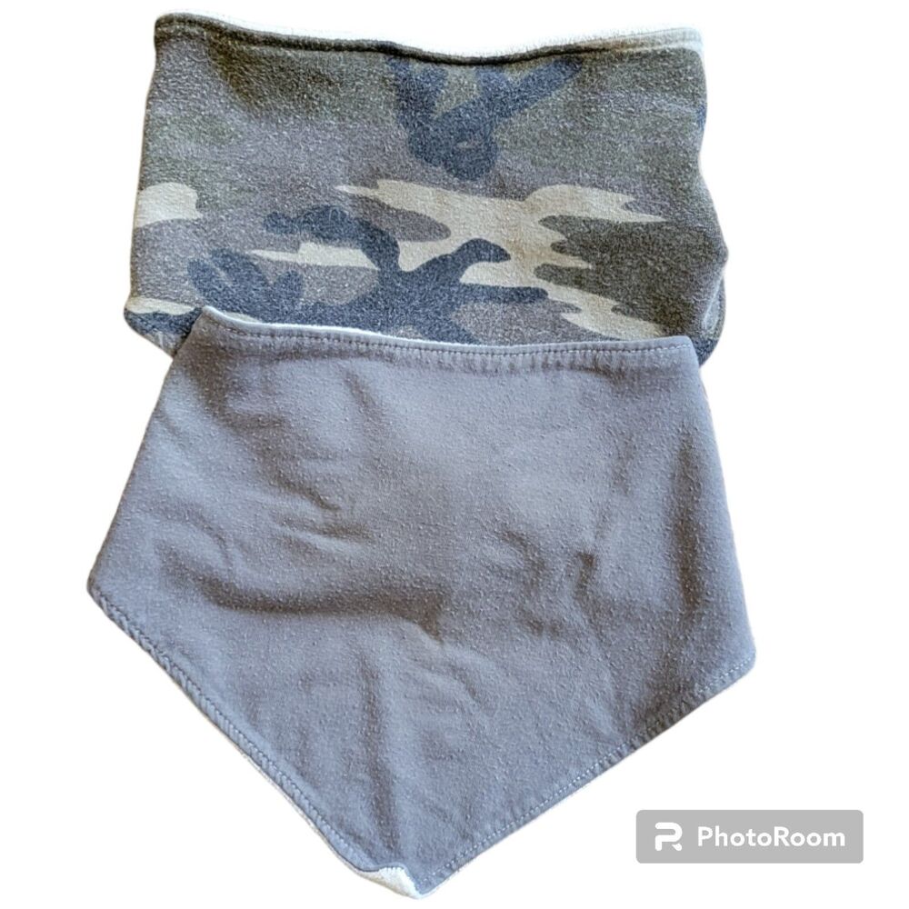 The hill stitch company Drool bibs